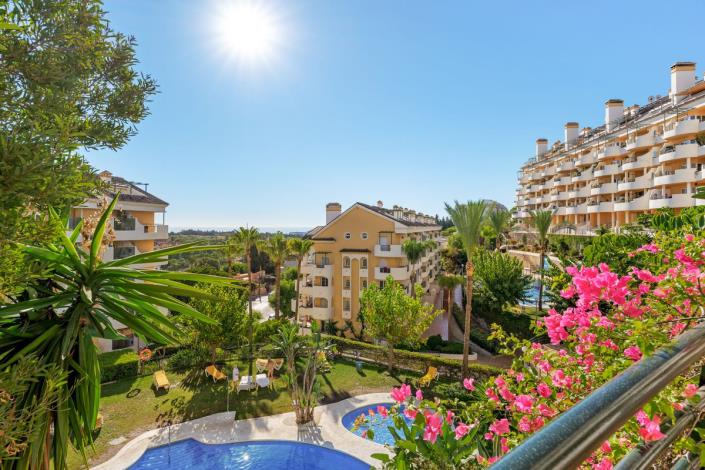 Image No.21-3 Bed Apartment for sale