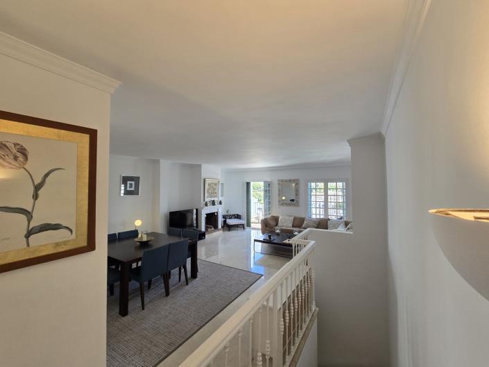 Image No.10-3 Bed Townhouse for sale