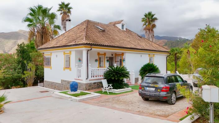 Image No.5-4 Bed Villa / Detached for sale