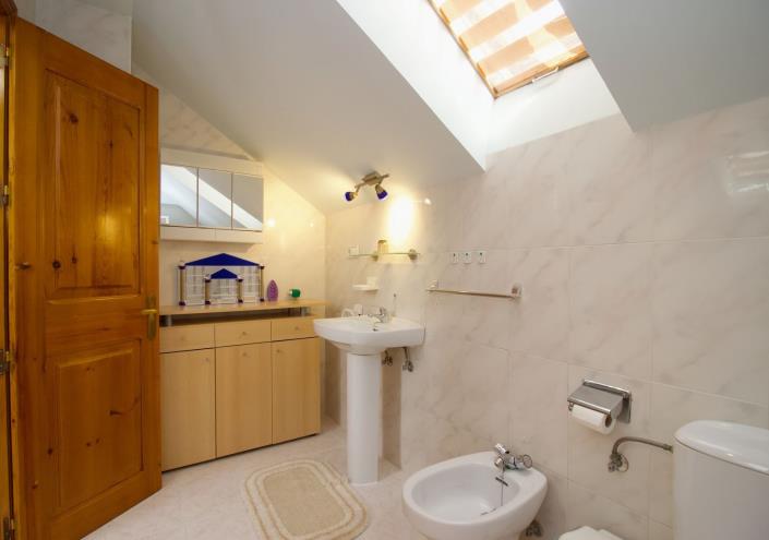 Image No.31-4 Bed Villa / Detached for sale