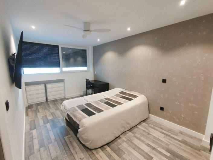 Image No.14-5 Bed Townhouse for sale