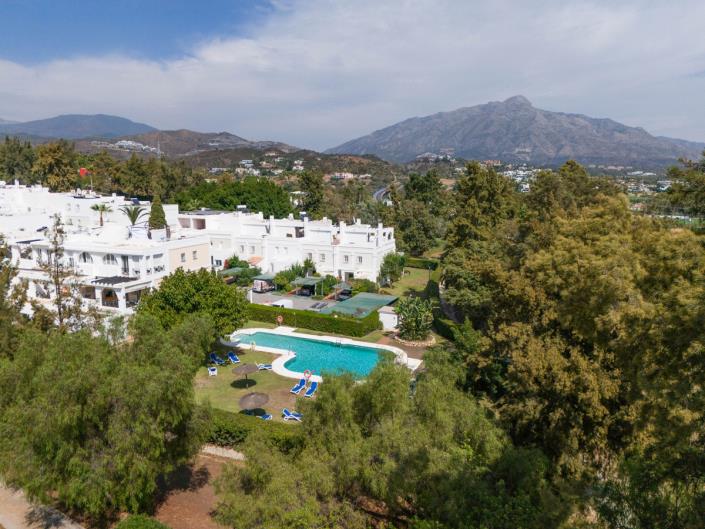 Image No.25-2 Bed Semi-Detached for sale