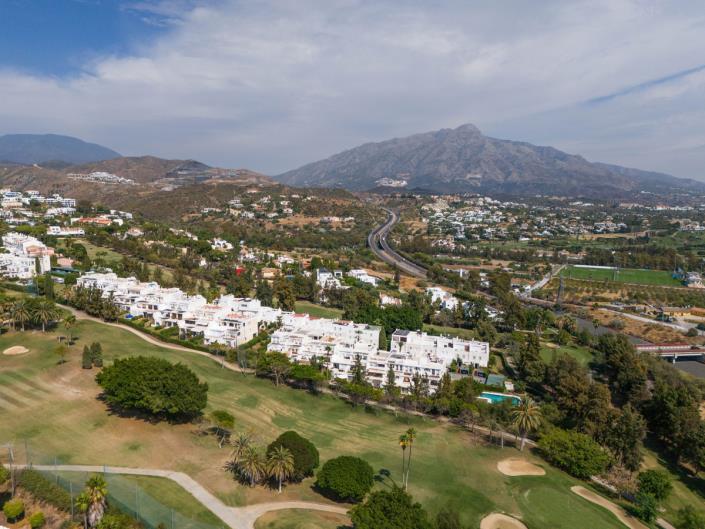 Image No.26-2 Bed Semi-Detached for sale