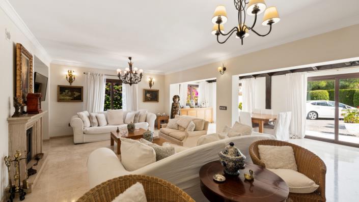 Image No.6-5 Bed Villa for sale