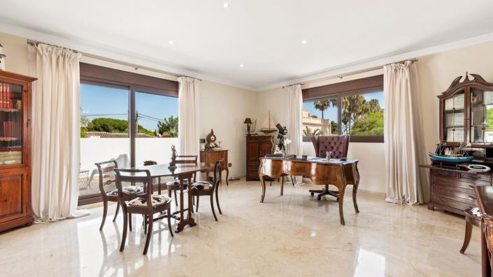 Image No.14-5 Bed Villa for sale