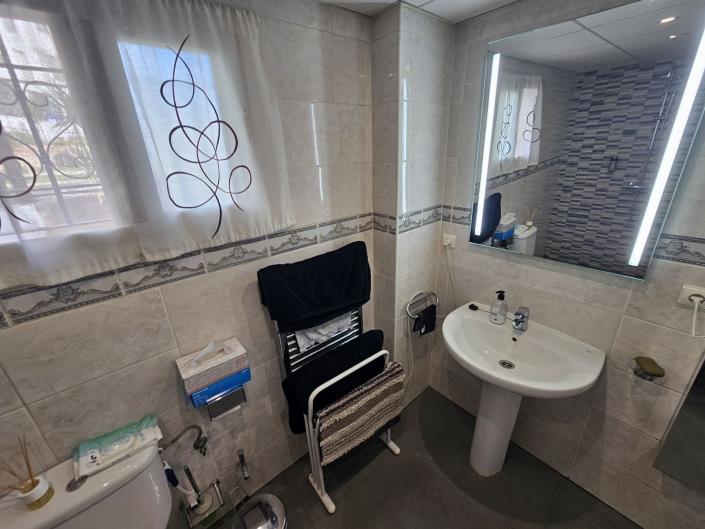 Image No.13-3 Bed Apartment for sale