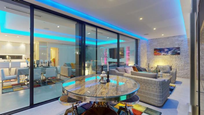 Image No.9-5 Bed Villa / Detached for sale