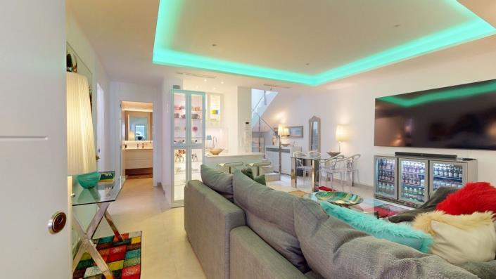 Image No.39-5 Bed Villa / Detached for sale