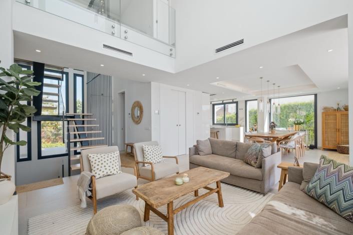 Image No.3-4 Bed Villa / Detached for sale