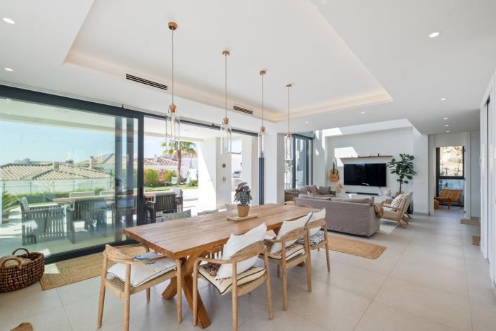 Image No.4-4 Bed Villa / Detached for sale