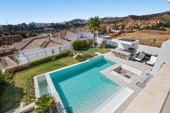 Image No.35-4 Bed Villa / Detached for sale