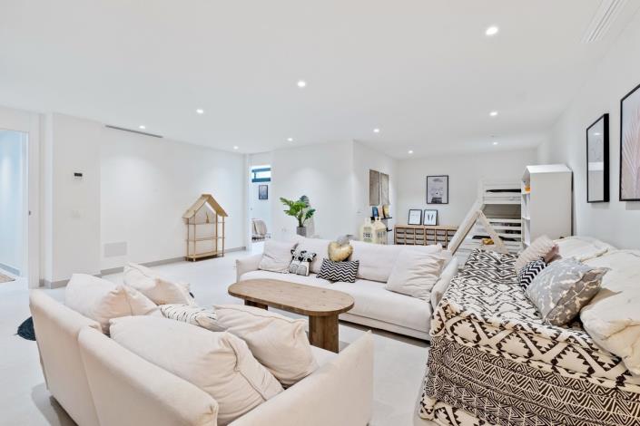 Image No.46-4 Bed Villa / Detached for sale