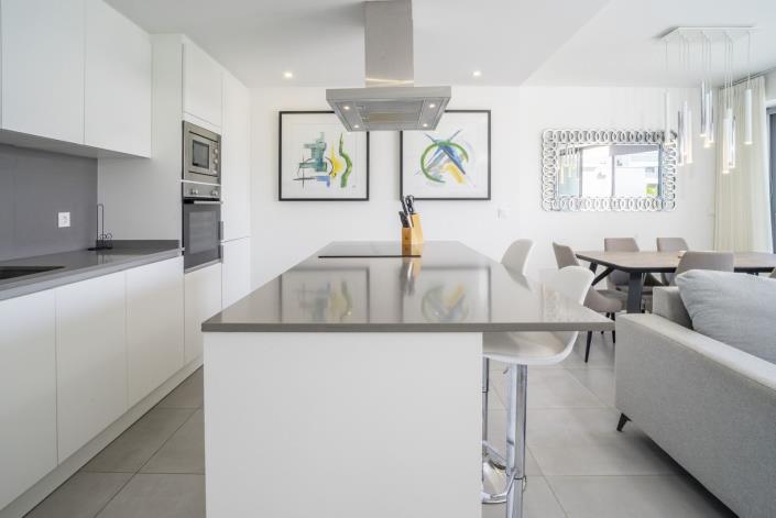 Image No.17-3 Bed Apartment for sale