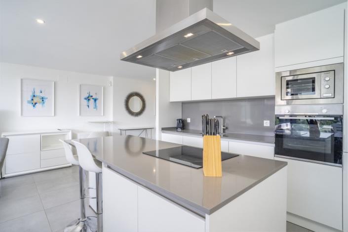 Image No.27-3 Bed Apartment for sale