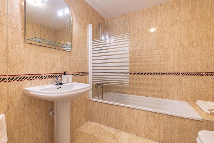 Image No.20-2 Bed Apartment for sale