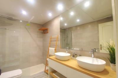 15-e65d437abef3cdae9b514eeeb695a8b9