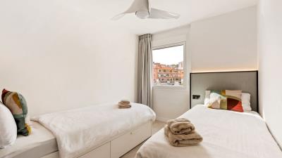 15-e65d437abef3cdae9b514eeeb695a8b9