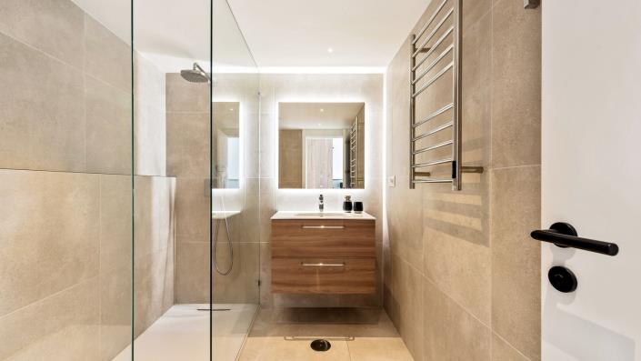 Image No.21-3 Bed Apartment for sale