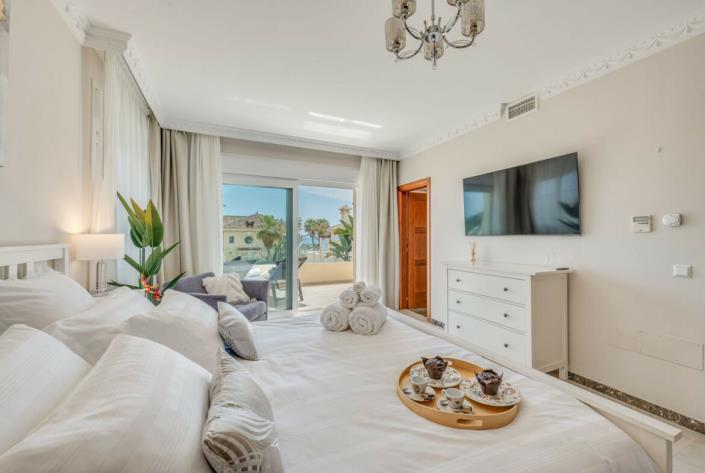 Image No.10-6 Bed Villa / Detached for sale