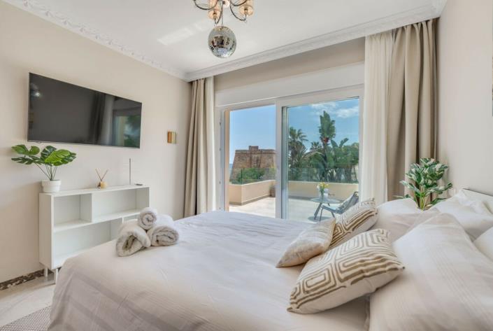 Image No.13-6 Bed Villa / Detached for sale