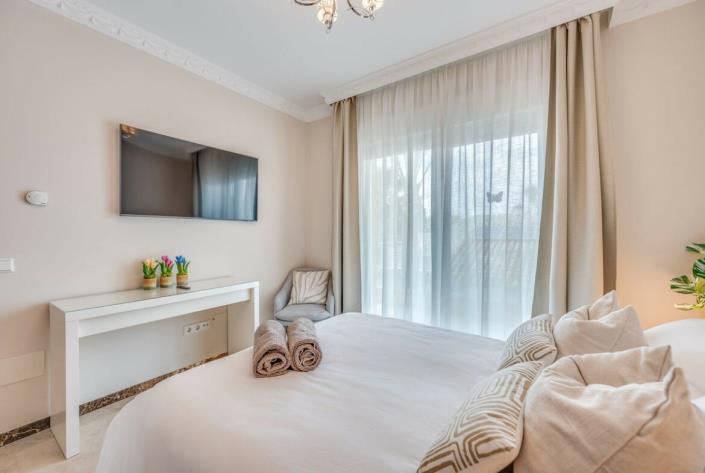 Image No.15-6 Bed Villa / Detached for sale