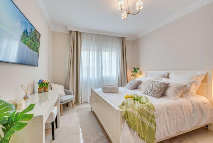 Image No.18-6 Bed Villa / Detached for sale