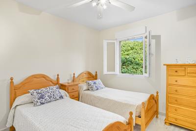 11-20939a0134ad724a8cb2a801094d15a4