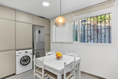 12-53013098fcab6c38b1379cd33298e050