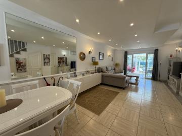 2-5bd7b9d04b45e33852eaf0ec6670150d