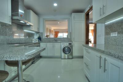 11-20939a0134ad724a8cb2a801094d15a4