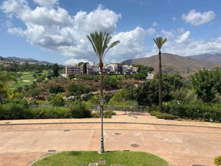 Image No.19-3 Bed Townhouse for sale