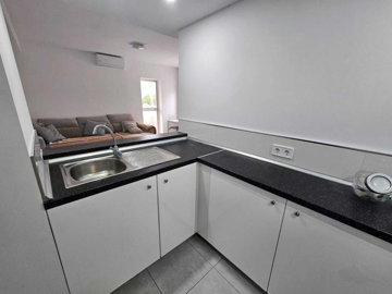 8-e64a9055bba3e77ac8aca3b893cdf826