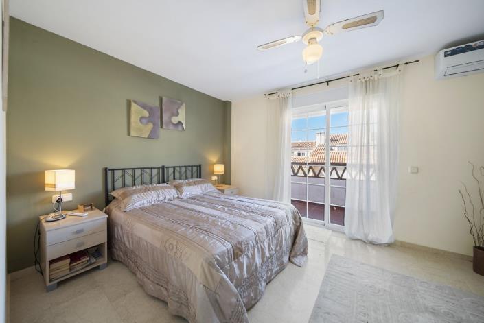 Image No.10-3 Bed Townhouse for sale