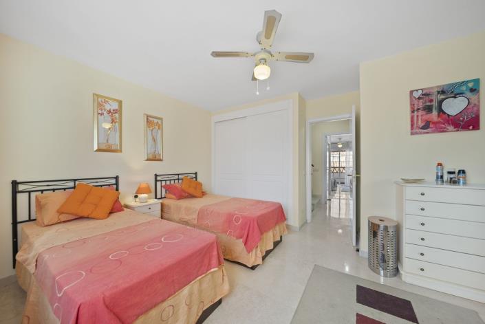 Image No.17-3 Bed Townhouse for sale