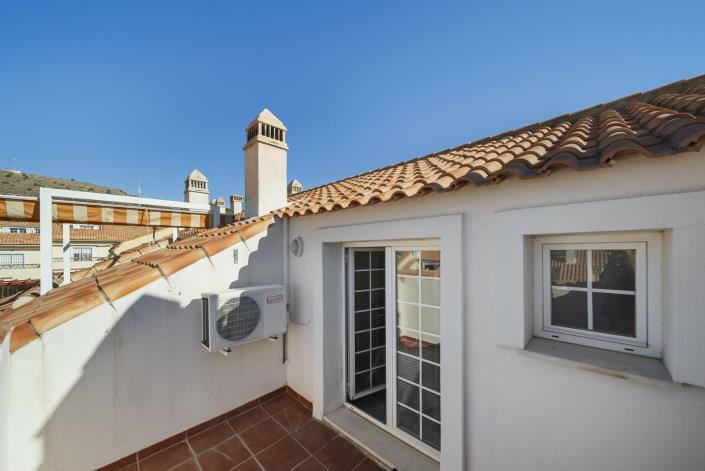 Image No.23-3 Bed Townhouse for sale