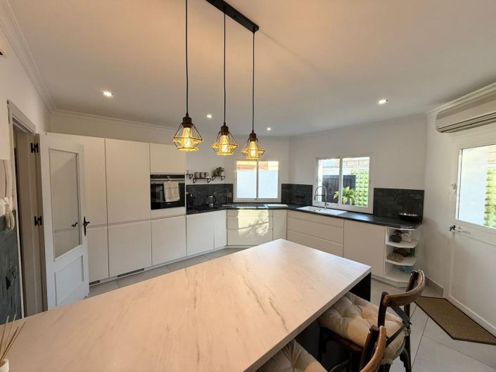 Image No.7-5 Bed Villa / Detached for sale