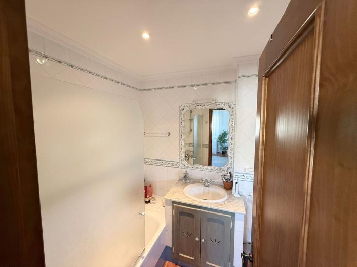 Image No.16-5 Bed Villa / Detached for sale