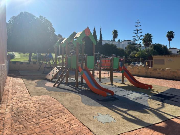 Image No.32-5 Bed Villa / Detached for sale