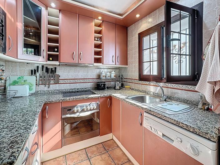 Image No.12-3 Bed Semi-Detached for sale