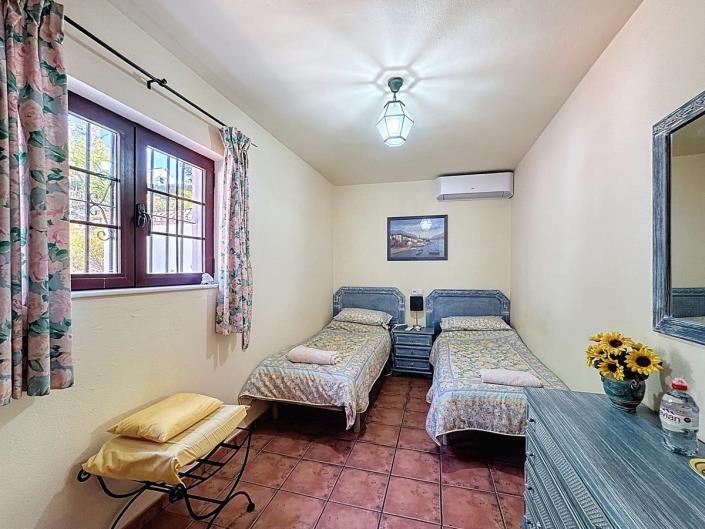 Image No.23-3 Bed Semi-Detached for sale