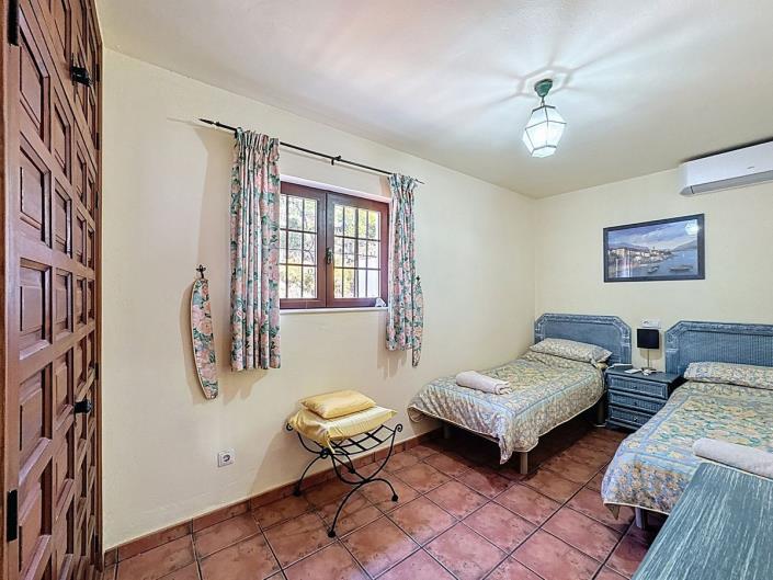 Image No.24-3 Bed Semi-Detached for sale