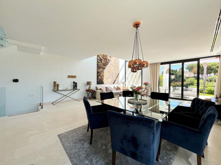 Image No.6-5 Bed Semi-Detached for sale