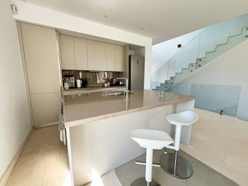 13-5fd73dea700db77384c091ca9818b1a9