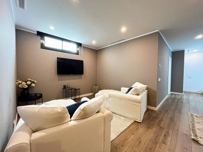 Image No.24-5 Bed Semi-Detached for sale