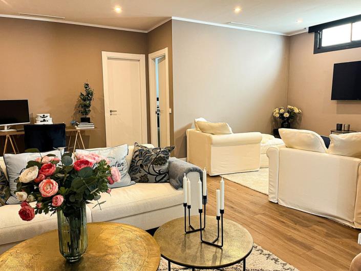 Image No.33-5 Bed Semi-Detached for sale