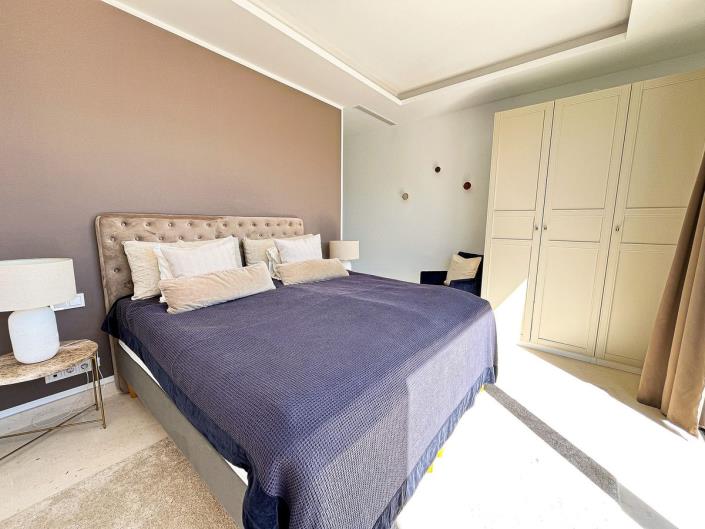 Image No.56-5 Bed Semi-Detached for sale