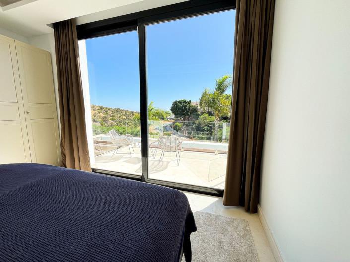 Image No.58-5 Bed Semi-Detached for sale