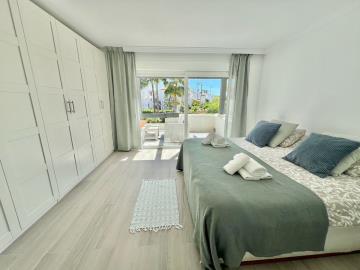 11-20939a0134ad724a8cb2a801094d15a4