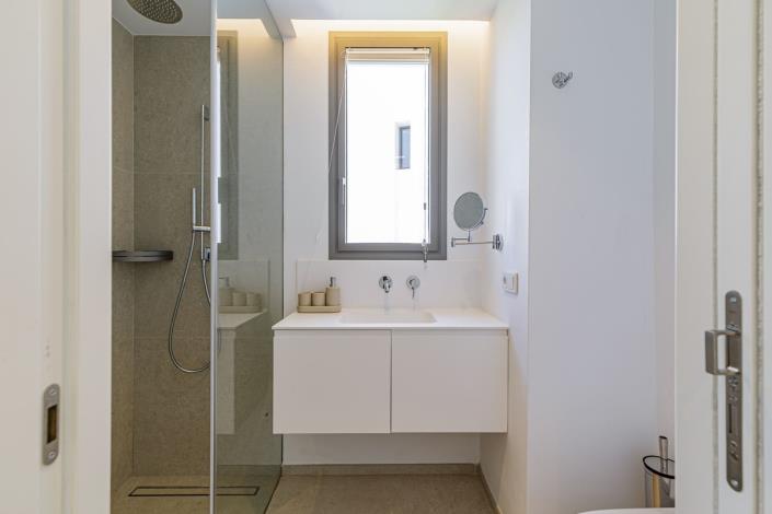 Image No.23-2 Bed Apartment for sale