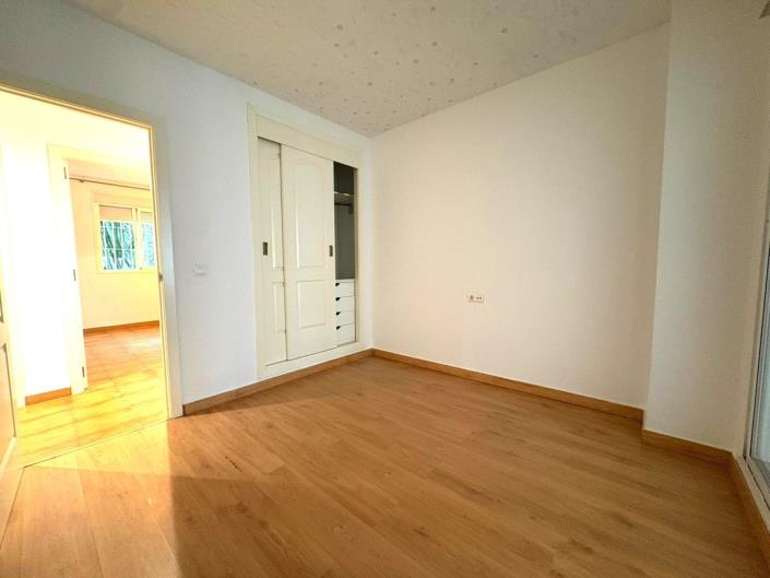 Image No.12-3 Bed Apartment for sale